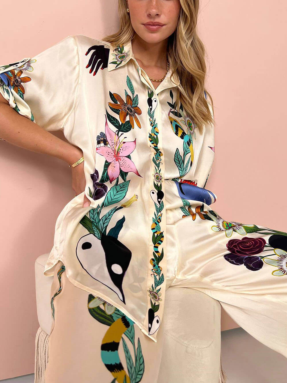 Unieke Oversized Blouse met Print en Knoopbroek