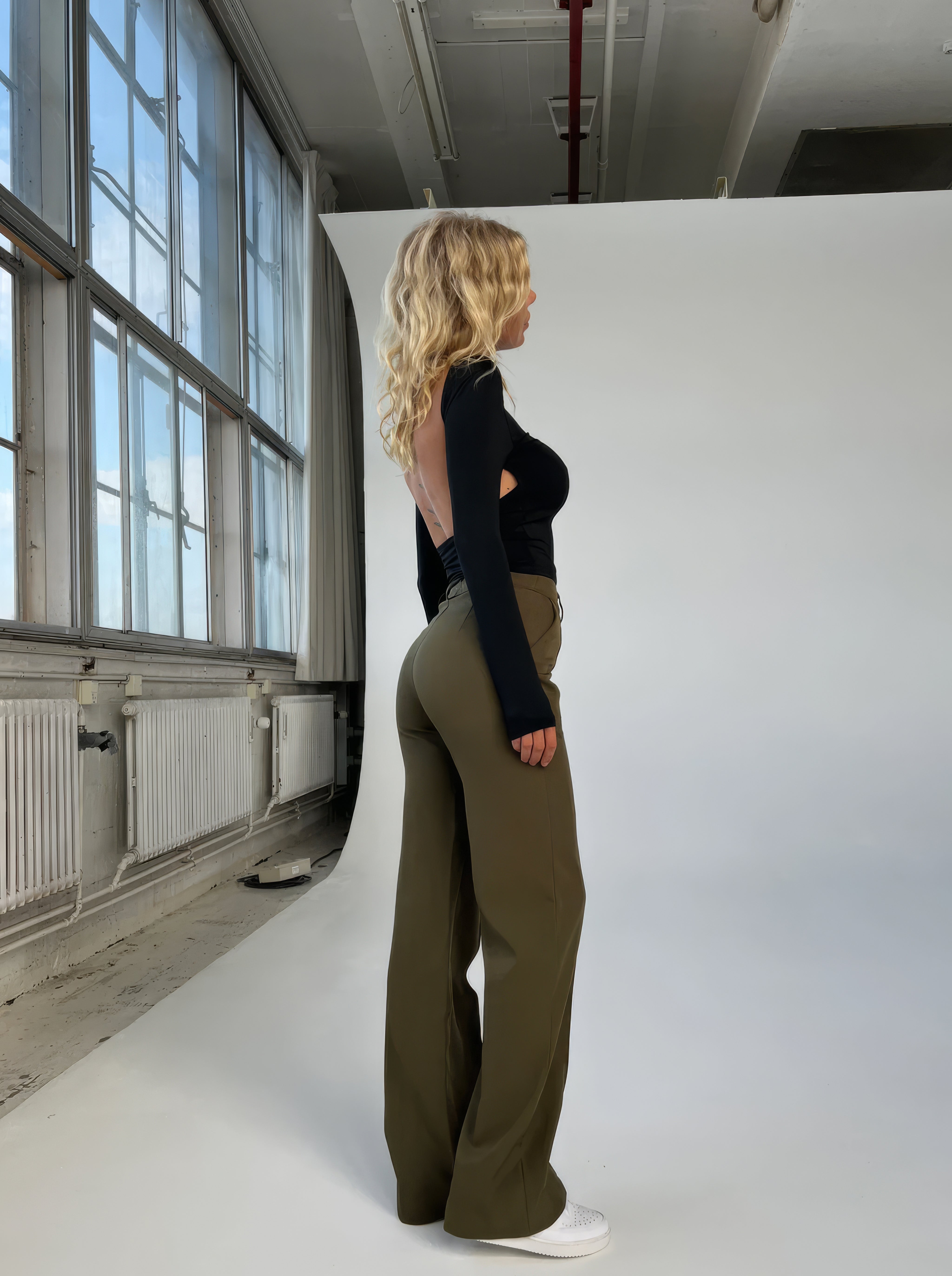 Women's Trousers - High Waist - Wide Legs - With Pockets - Elegant Fit