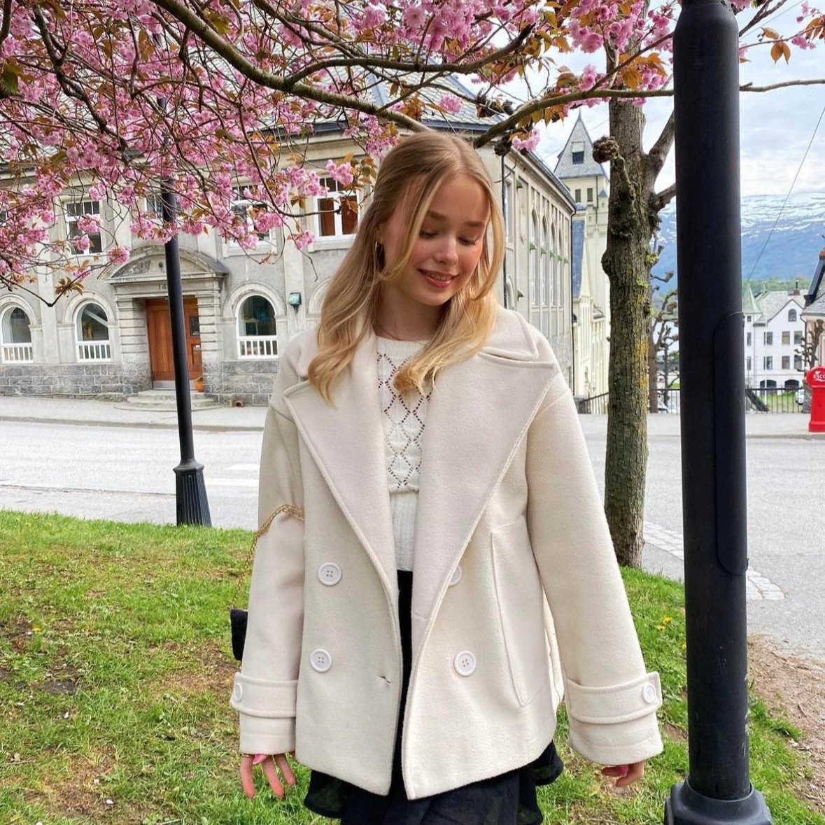 Autumn Vibes Cropped Blazer – Tijdloze Stijl met een Modern Snit
