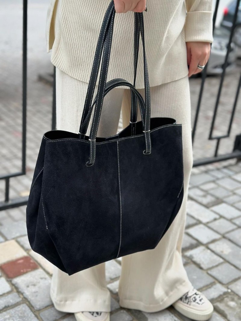 Suède bruine en zwarte tote bag voor dames - chique en veelzijdige handtas