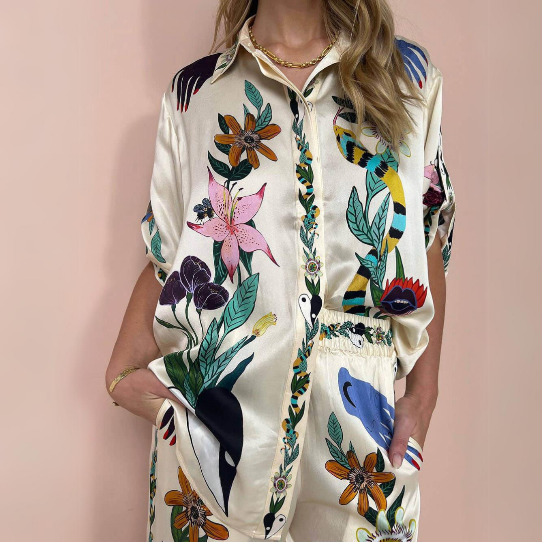 Unieke Oversized Blouse met Print en Knoopbroek