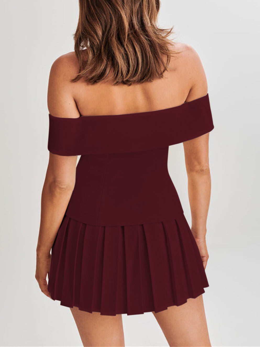 Stijlvolle geplooide rok en off-shoulder top