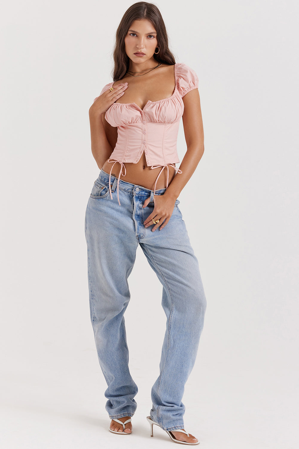 Charmante Babyroze Crop Top met Ruches en Strikdetails