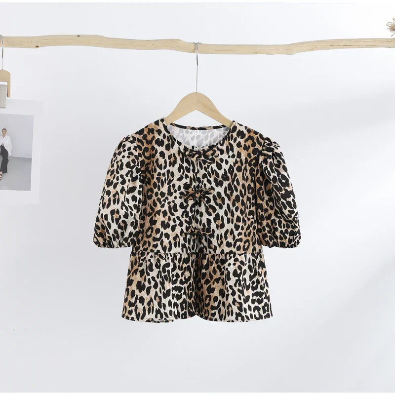 Esmée - Luipaardtop met Moderne Flair