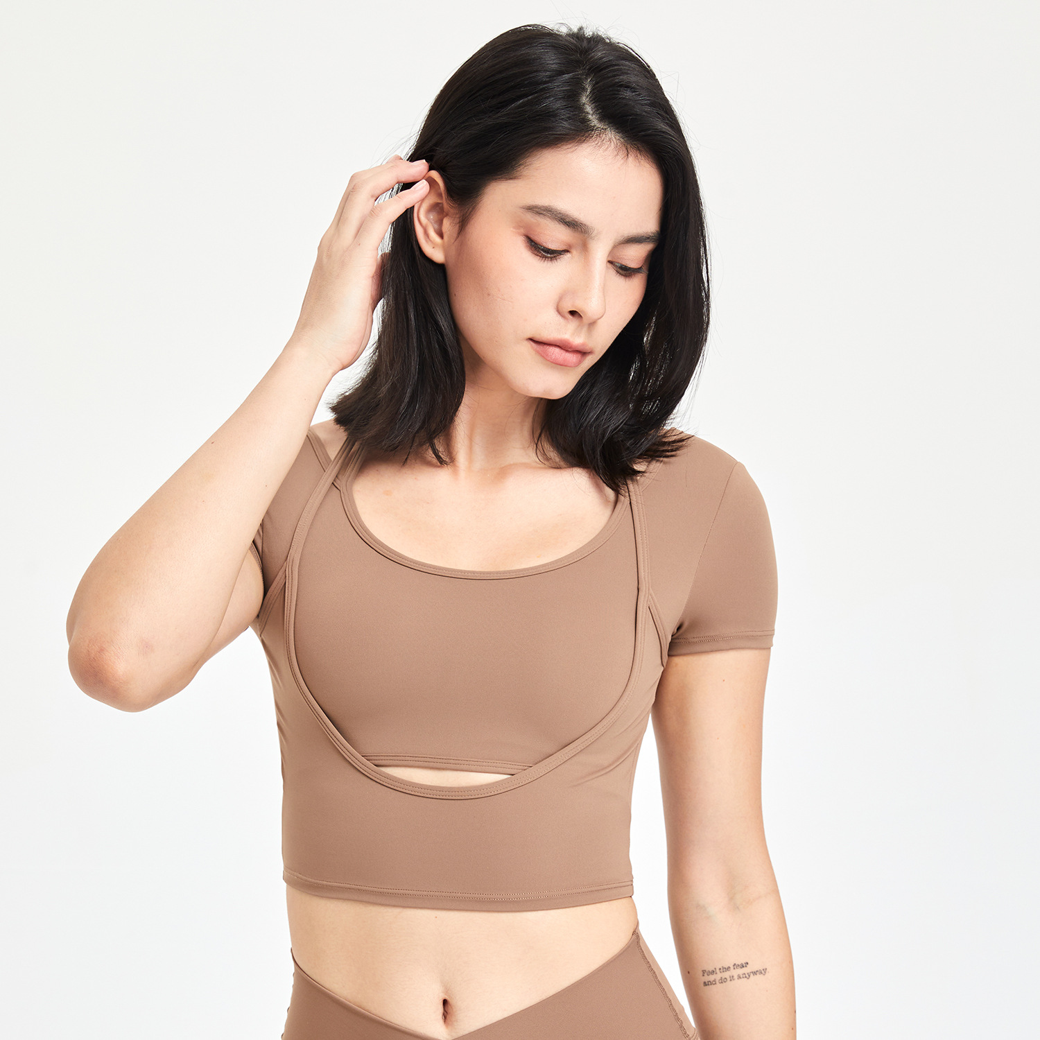 Functionele Sport Crop Top met Stijlvolle Details