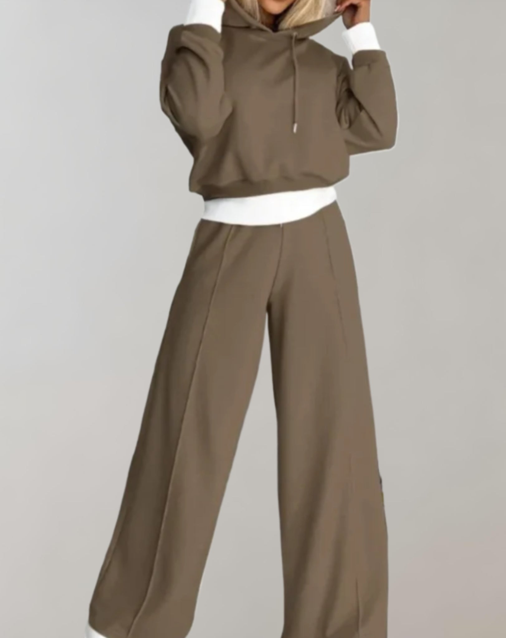 Ivah - Moderne hoodie en broek set
