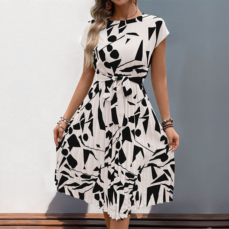 Ladies midi dress – Pleated fit and flare – Geometric print – Short sleeve – With belt