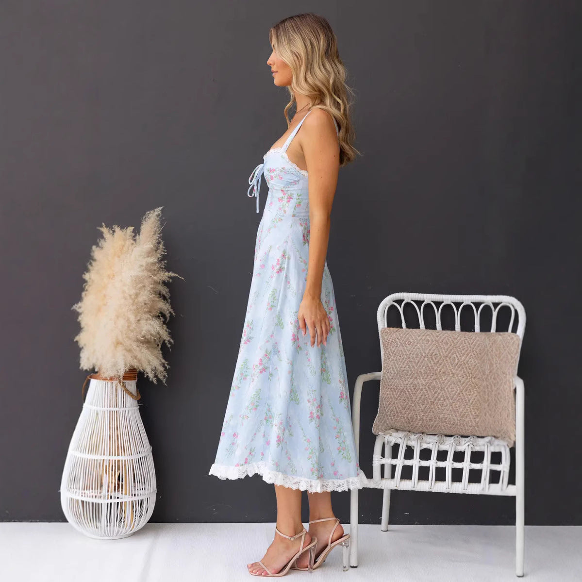 Women's midi dress – A-line fit – Spaghetti straps – Cotton – Floral print with lace