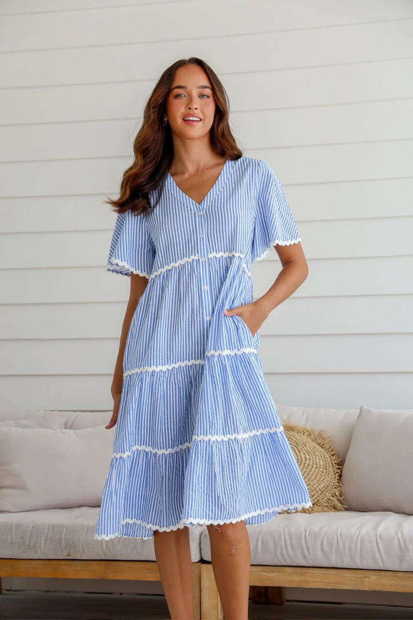 Ladies Dress – V-neck – Loose Fit – Cotton – Button Closure – Lace Details