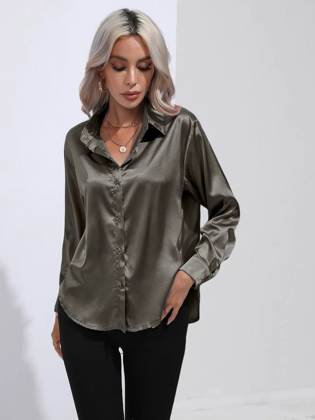 Dames Blouse - Satijn - Relaxte Pasvorm - Lange Mouwen - Klassieke Knoopsluiting