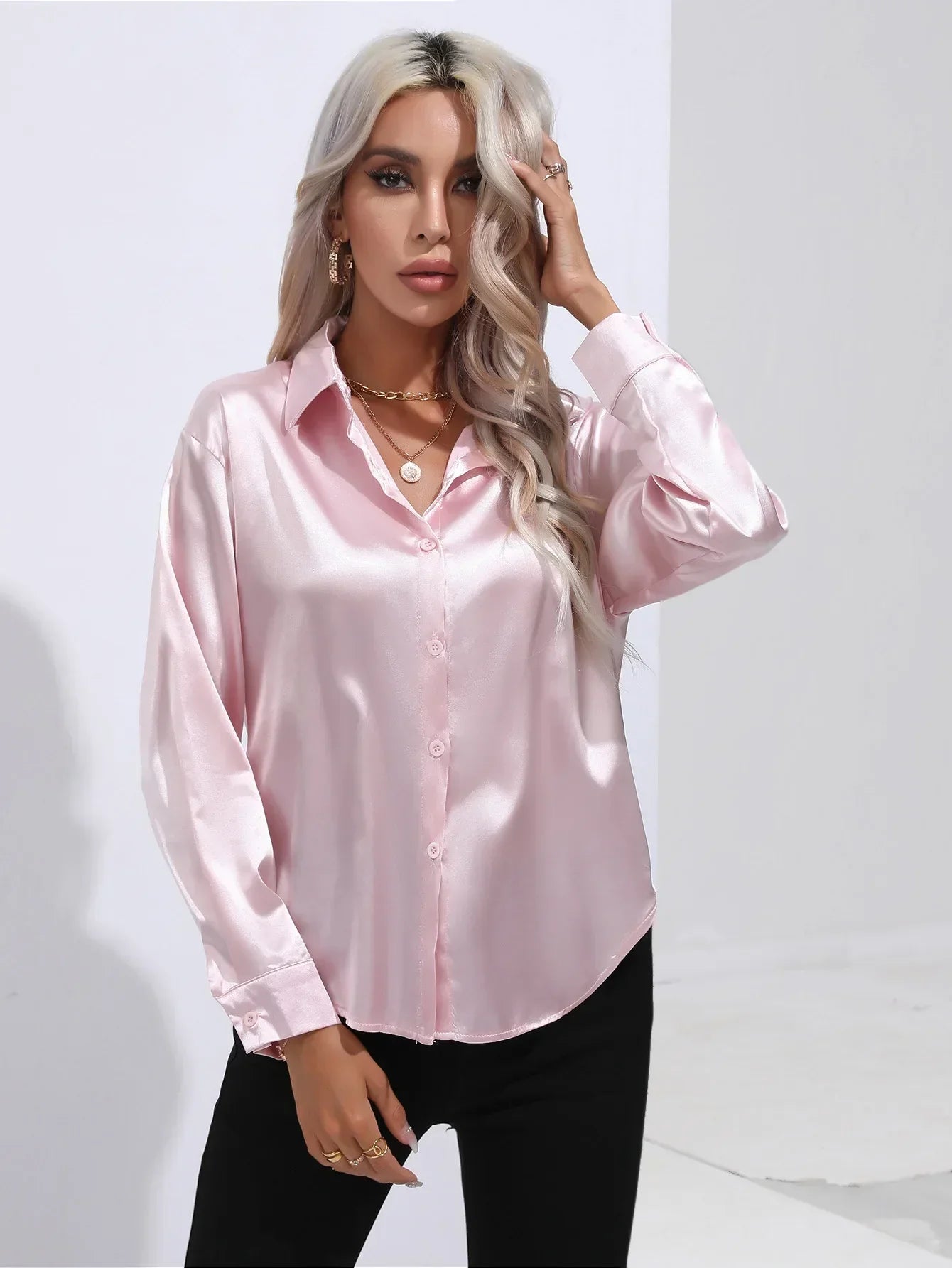 Dames Blouse - Satijn - Relaxte Pasvorm - Lange Mouwen - Klassieke Knoopsluiting