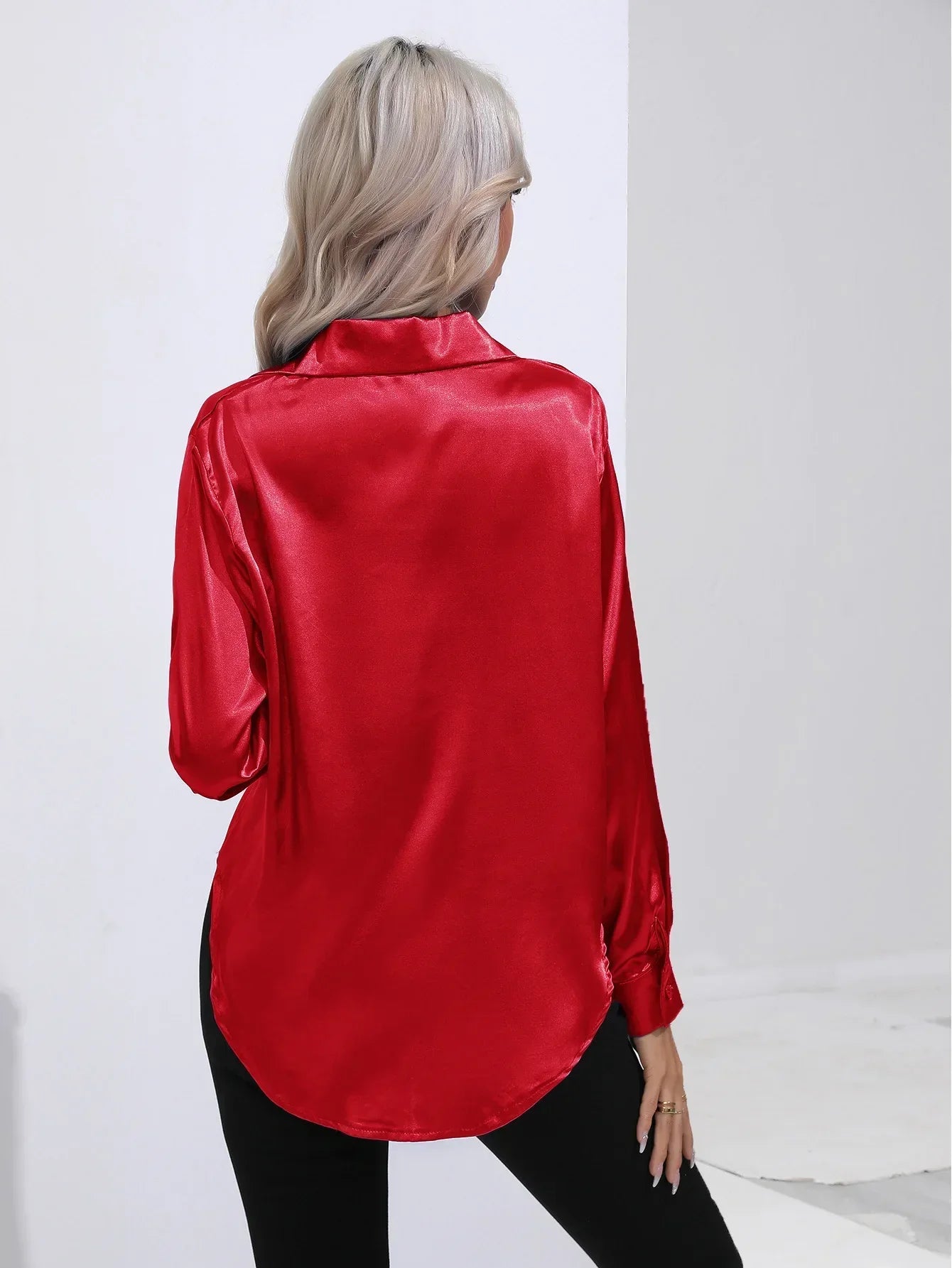 Dames Blouse - Satijn - Relaxte Pasvorm - Lange Mouwen - Klassieke Knoopsluiting