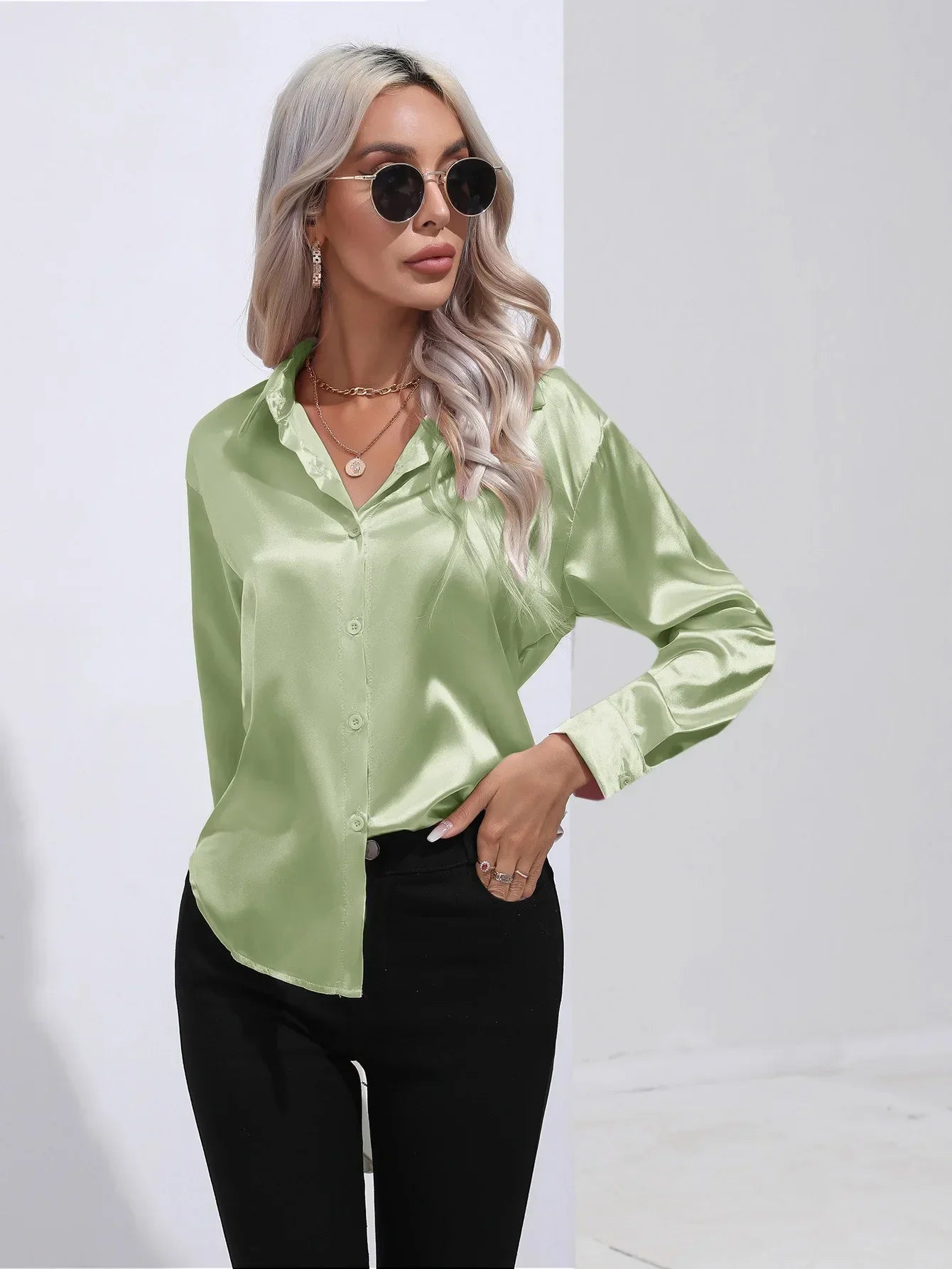 Dames Blouse - Satijn - Relaxte Pasvorm - Lange Mouwen - Klassieke Knoopsluiting