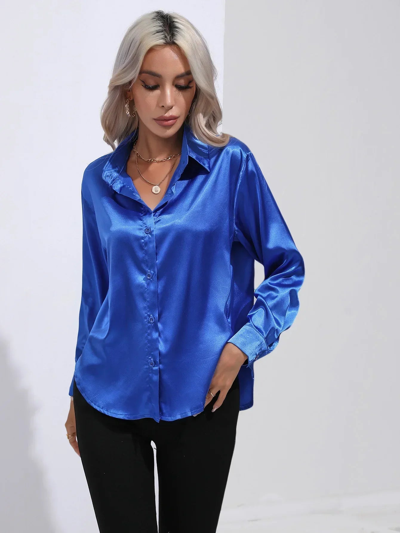 Dames Blouse - Satijn - Relaxte Pasvorm - Lange Mouwen - Klassieke Knoopsluiting