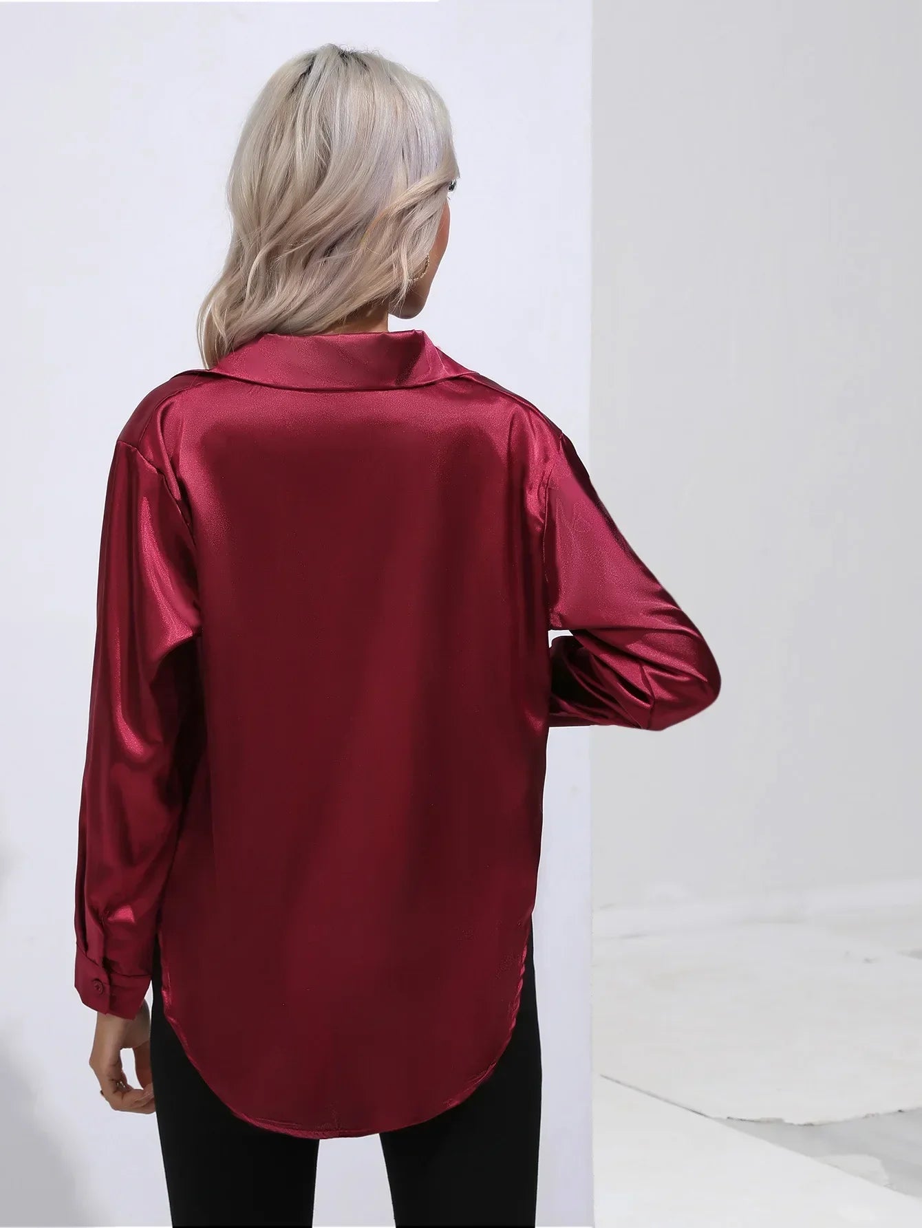 Dames Blouse - Satijn - Relaxte Pasvorm - Lange Mouwen - Klassieke Knoopsluiting