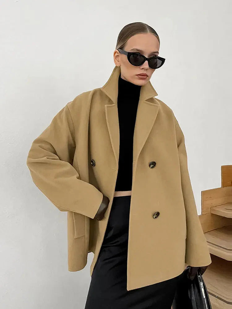 Elegante dubbellaagse cameljas voor dames - chique getailleerde winterjas
