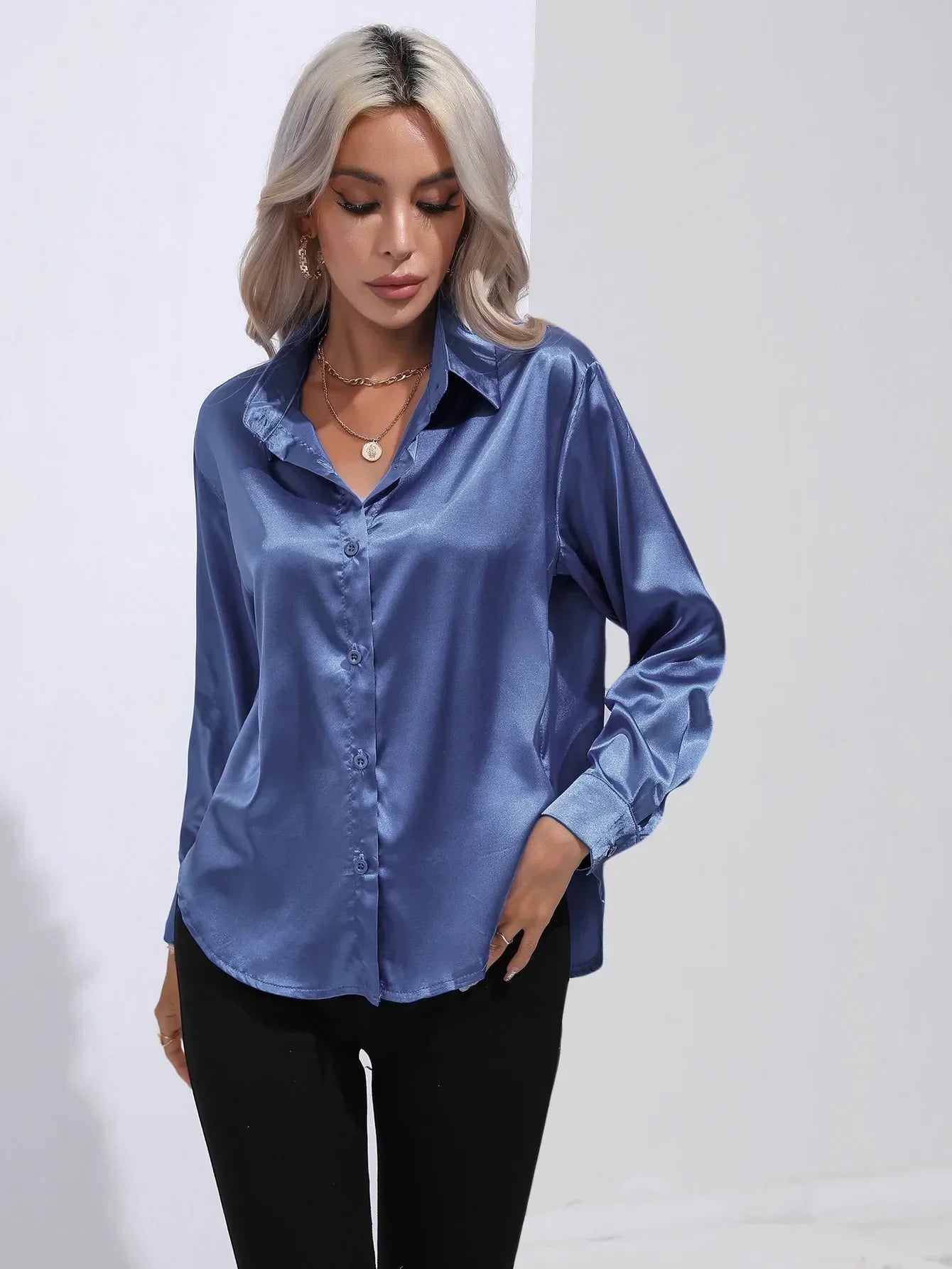 Dames Blouse - Satijn - Relaxte Pasvorm - Lange Mouwen - Klassieke Knoopsluiting
