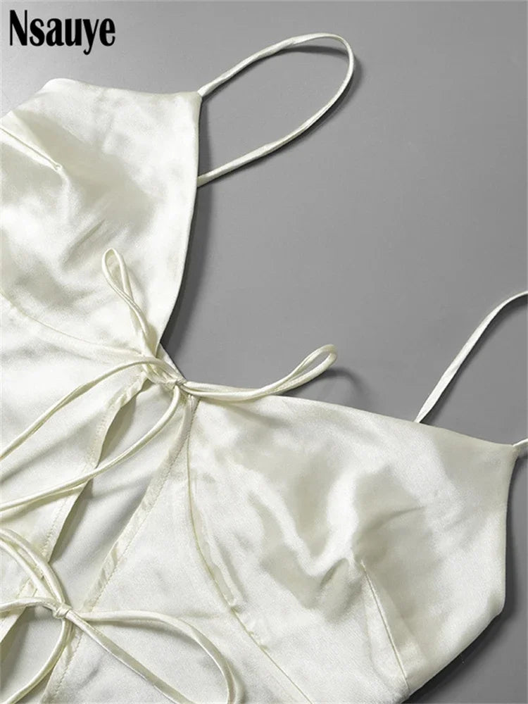 Dames Camisole Top – Satijnlook – Diepe V-Hals – Spaghettibandjes – Voorzijde Met Strik