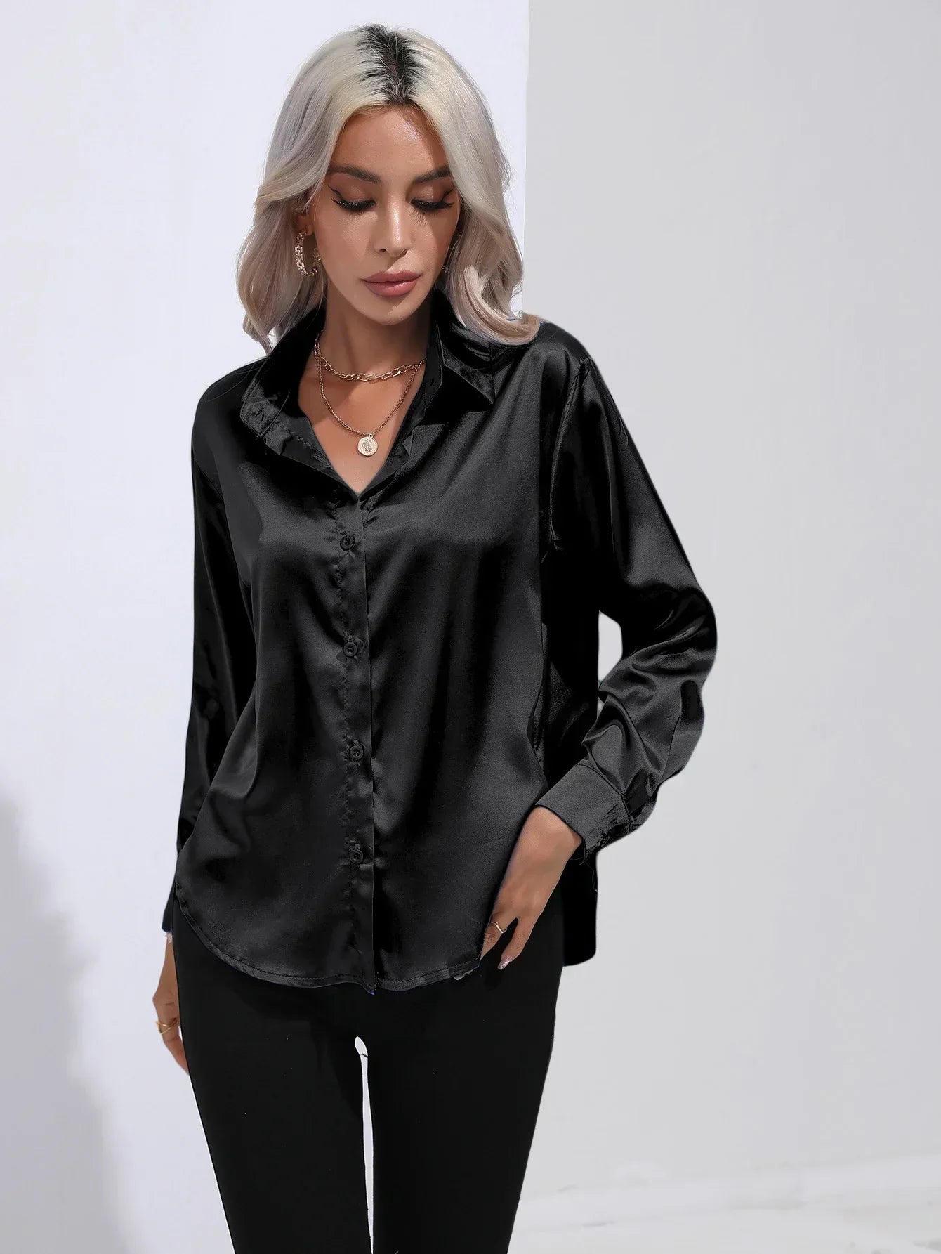 Dames Blouse - Satijn - Relaxte Pasvorm - Lange Mouwen - Klassieke Knoopsluiting
