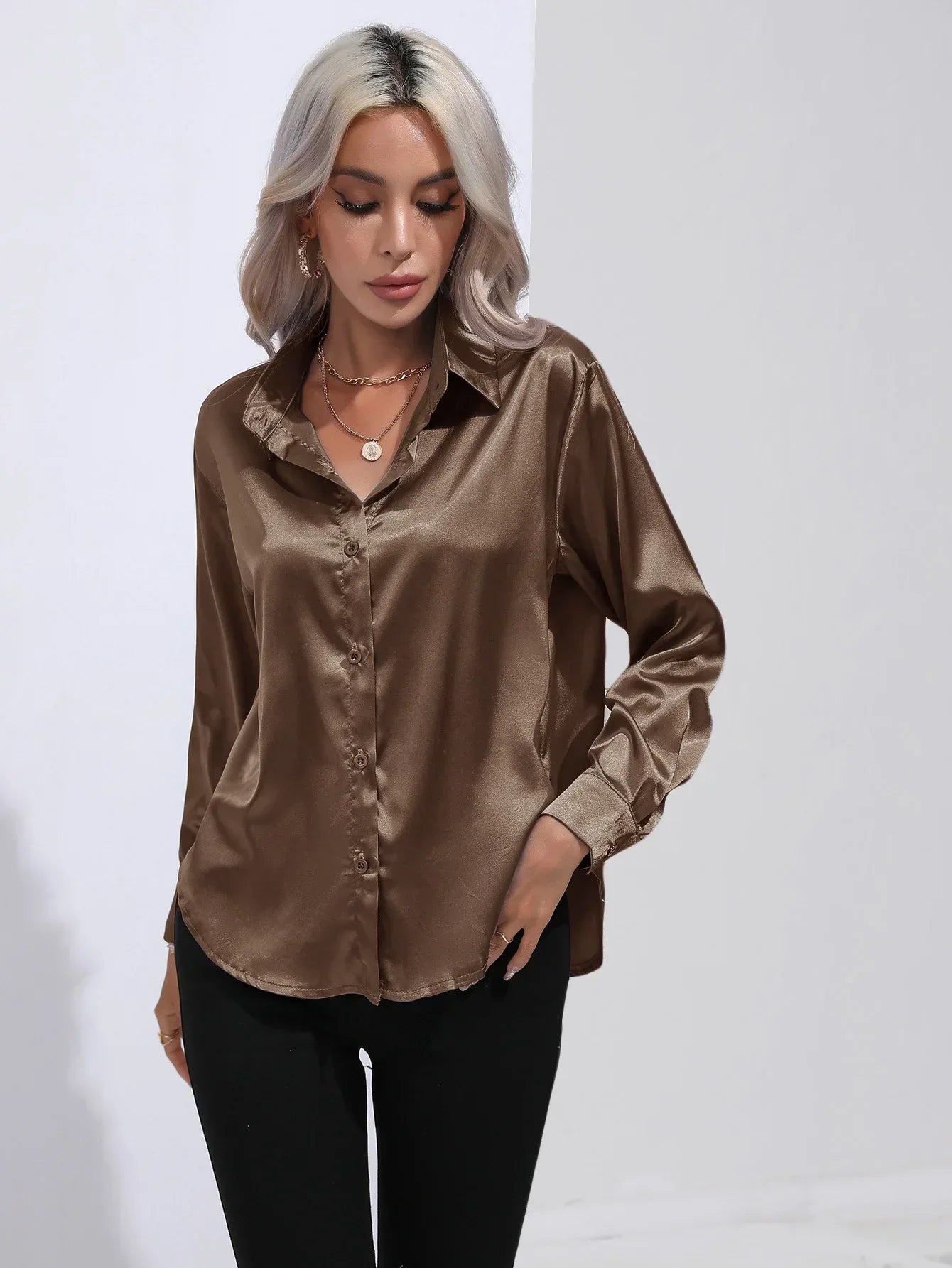 Dames Blouse - Satijn - Relaxte Pasvorm - Lange Mouwen - Klassieke Knoopsluiting