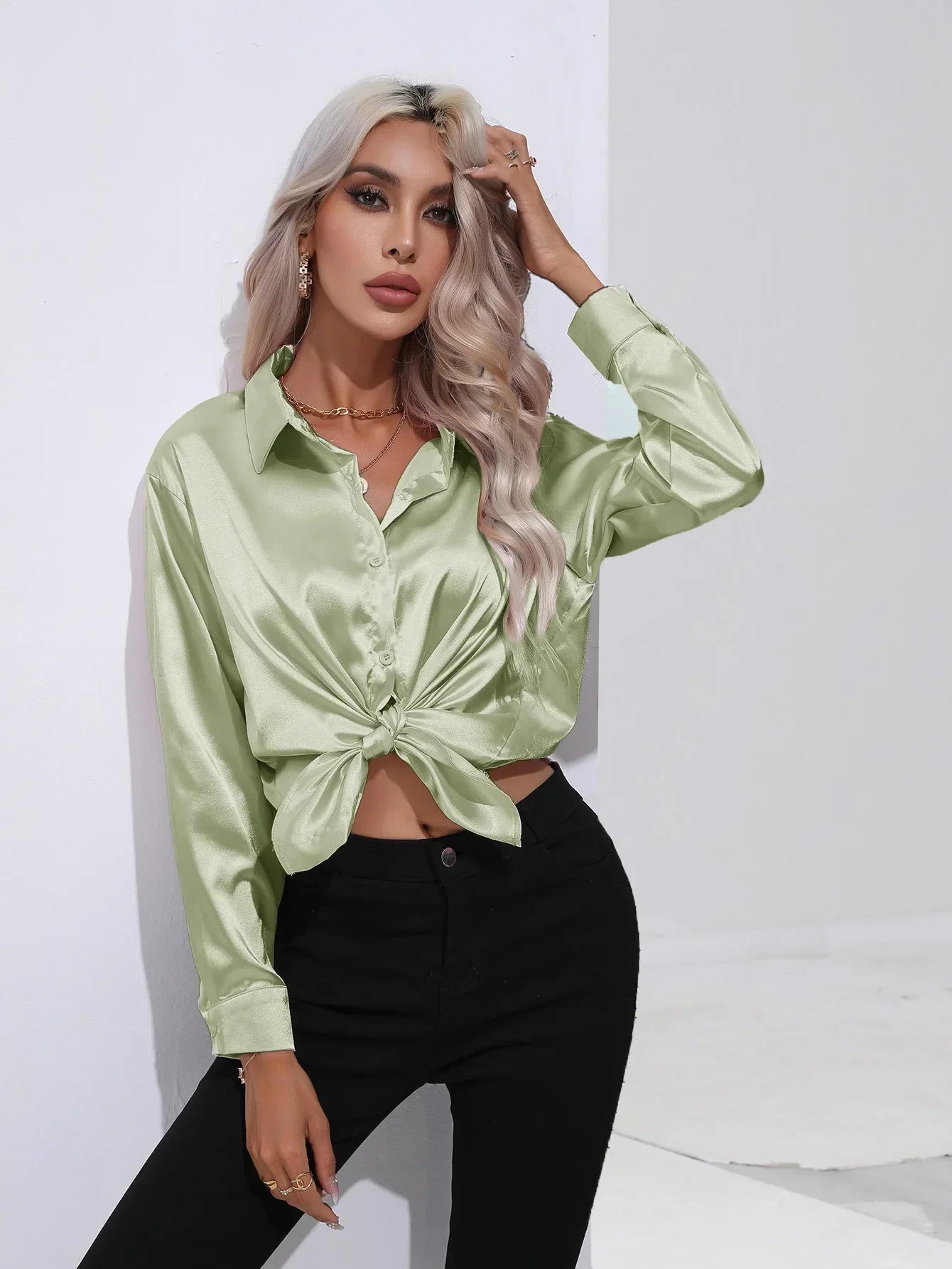 Dames Blouse - Satijn - Relaxte Pasvorm - Lange Mouwen - Klassieke Knoopsluiting