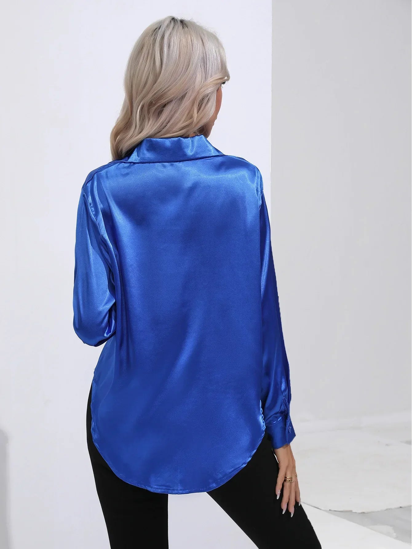 Dames Blouse - Satijn - Relaxte Pasvorm - Lange Mouwen - Klassieke Knoopsluiting