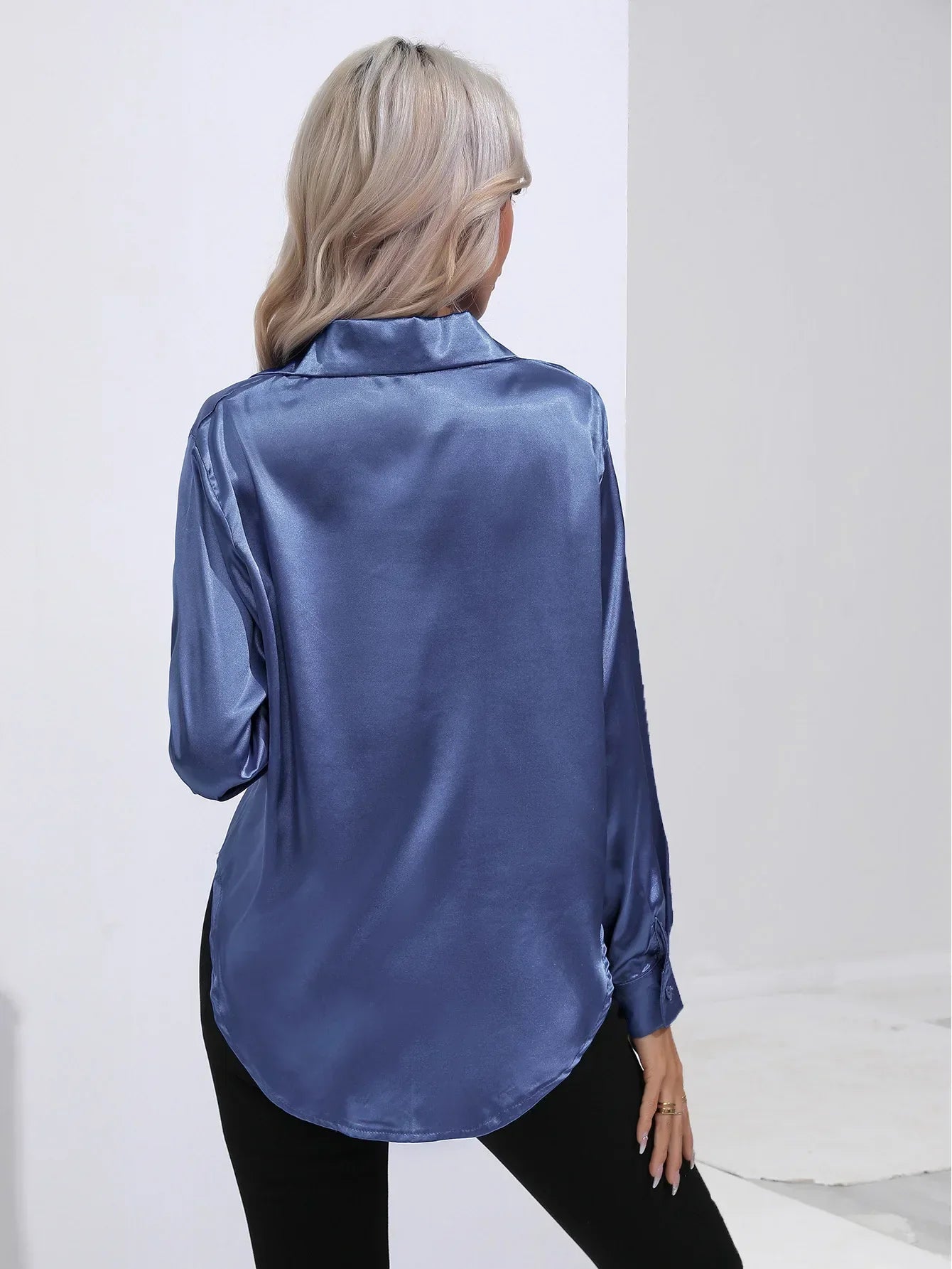 Dames Blouse - Satijn - Relaxte Pasvorm - Lange Mouwen - Klassieke Knoopsluiting