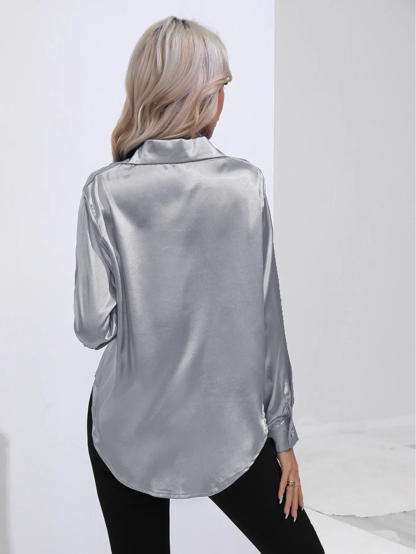 Dames Blouse - Satijn - Relaxte Pasvorm - Lange Mouwen - Klassieke Knoopsluiting