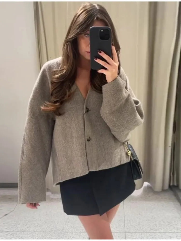 Dames Jas – Wolmix – Oversized Pasvorm – Knoopsluiting – Stijlvolle Volumineuze Mouwen
