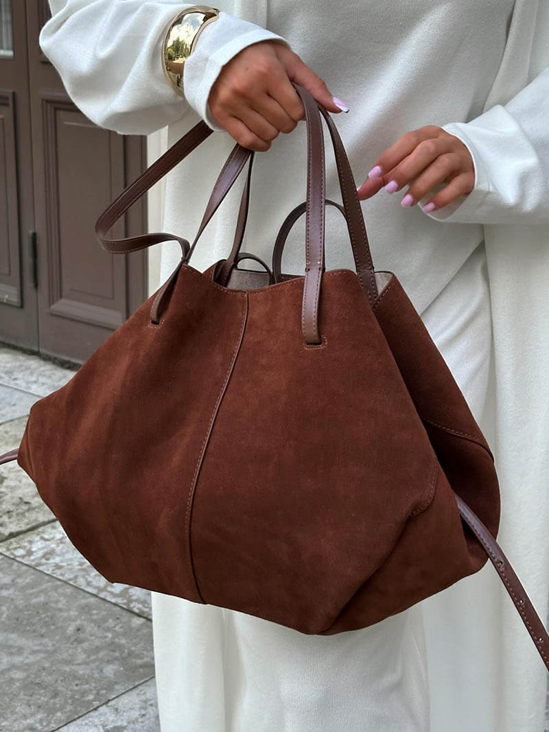Suède bruine en zwarte tote bag voor dames - chique en veelzijdige handtas