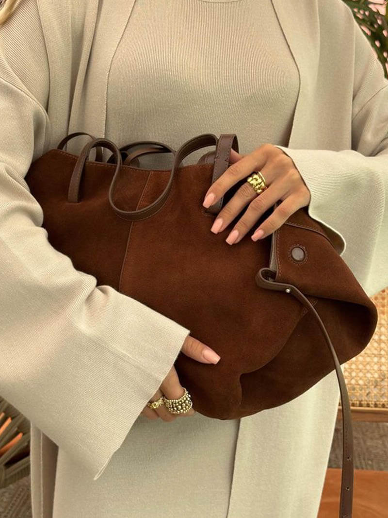 Suède bruine en zwarte tote bag voor dames - chique en veelzijdige handtas