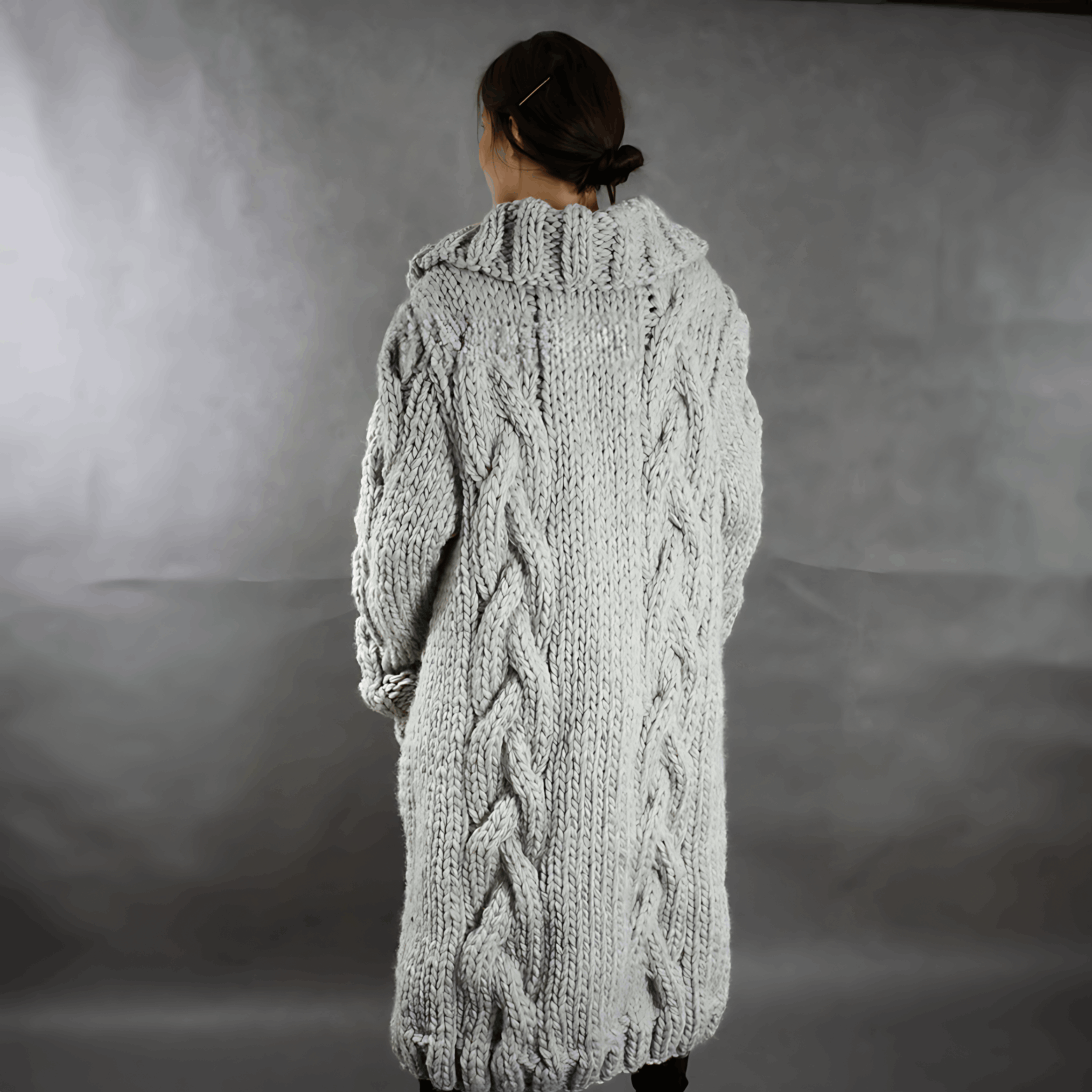 Dames Lang Gebreid Vest – Kabelstructuur – Met Capuchon – Knopen – Comfort Fit