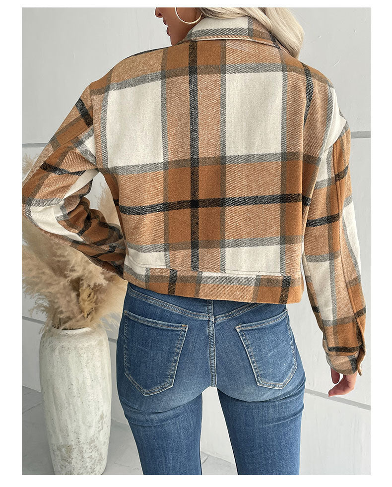 Geruit cropped damesjack - losvallende pasvorm met knopen, lange mouwen en borstzakken