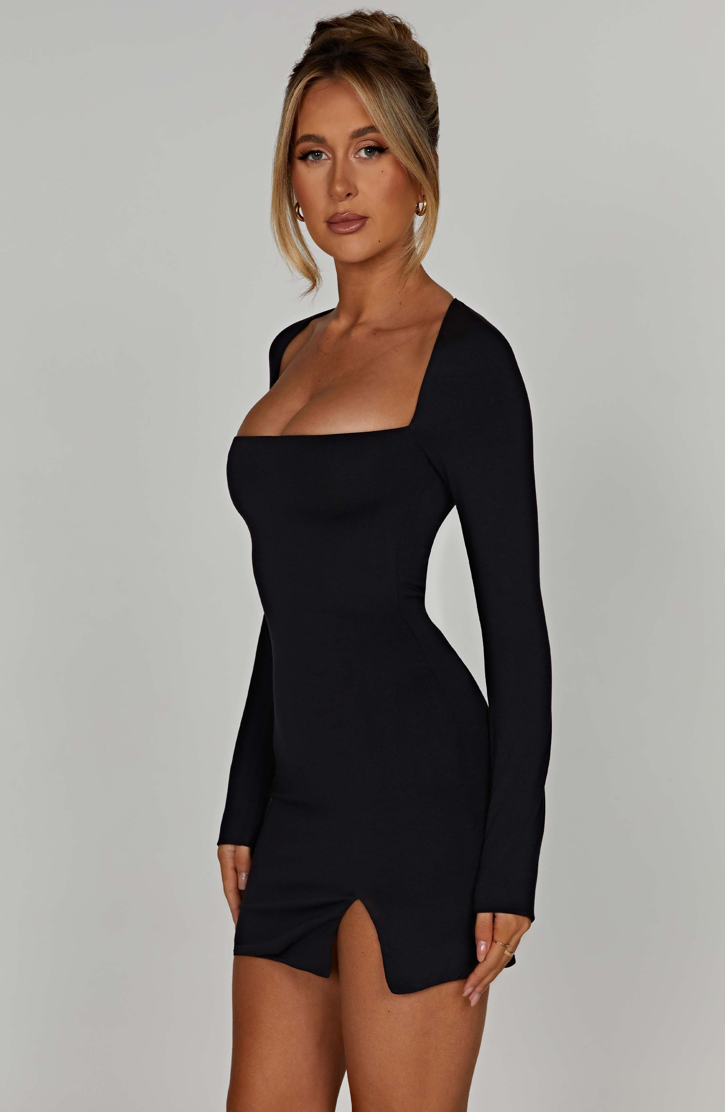 Dames Bodycon Mini-jurk - Lange Mouwen - Vierkante Hals - Slim Fit - Elegante Snit