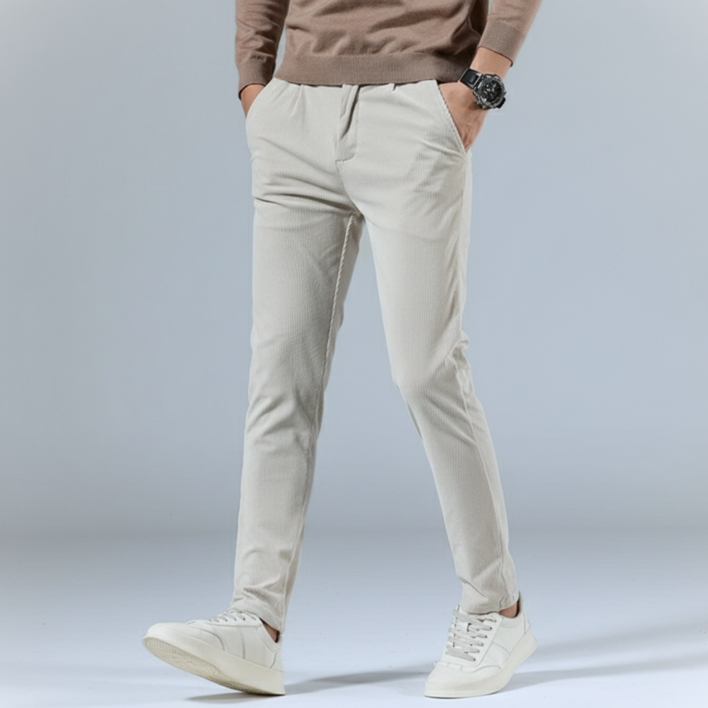 Leo Pleated Trousers | Side Pockets Button Closure Trousers