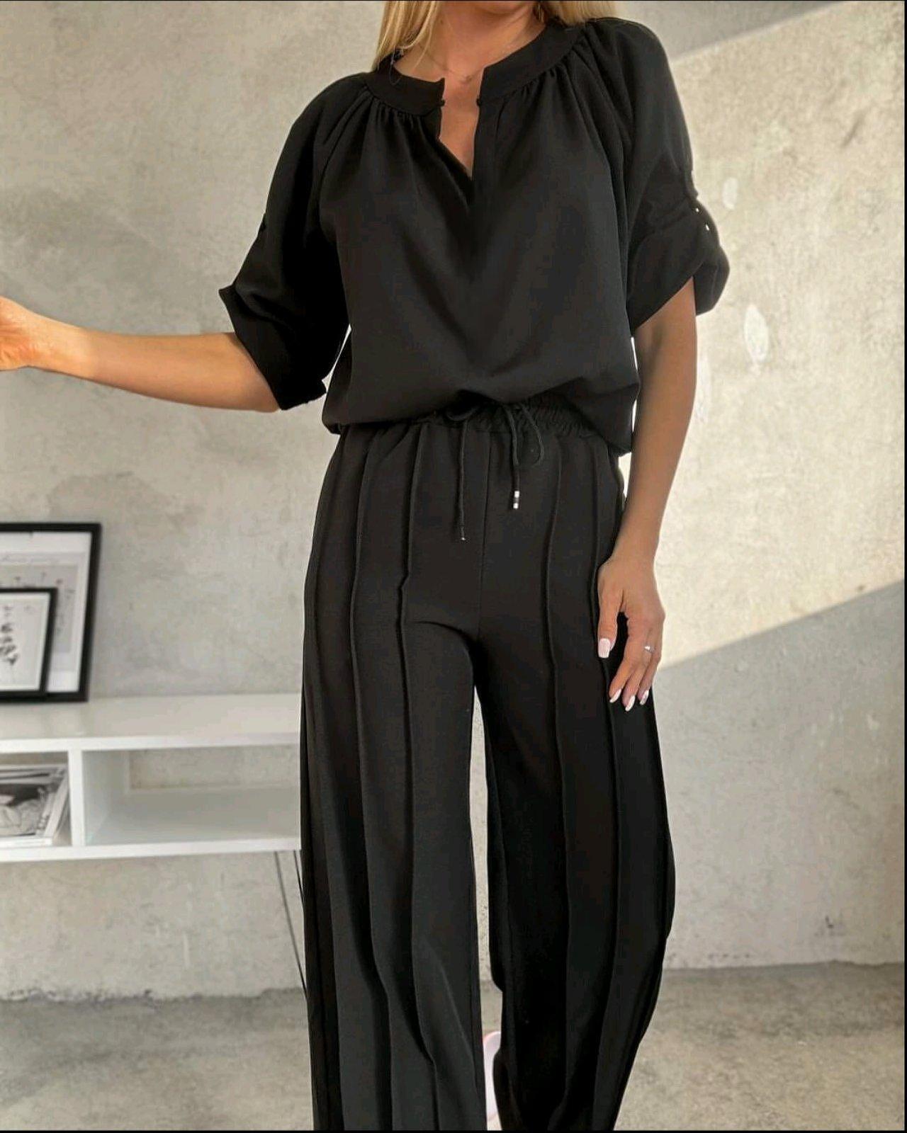 Veelzijdige tweedelige set met top en broek