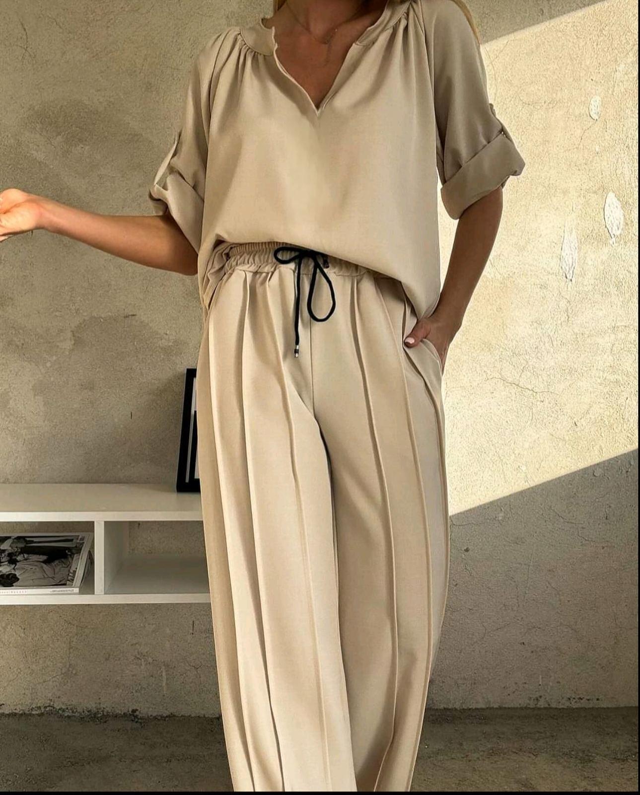 Veelzijdige tweedelige set met top en broek