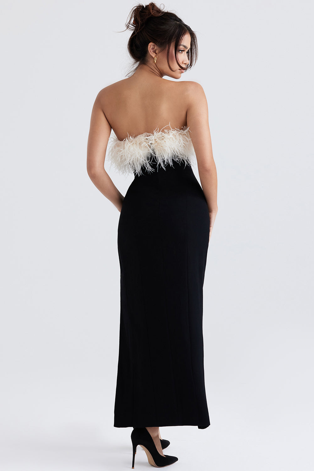 Ladies Evening Dress – Strapless – Luxury Fabric – Figure-hugging – Slit to Thigh